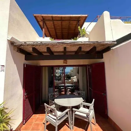 Sea View, Pool, 700 M To Apartamento